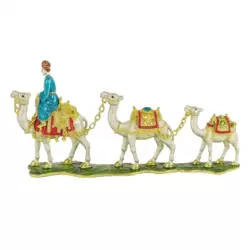Dubi Souvenir 3 Camel With Men Riding And Chain Attached For Decorative Showpiece- Multi-Color