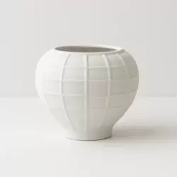 Decorative Ceramic Flower Pot With Berber Fleece Shade- White